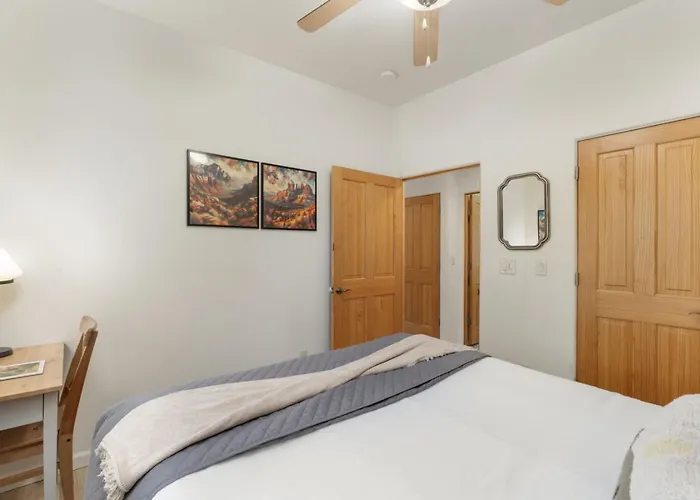 2br Uptown Gem With Ev Charger