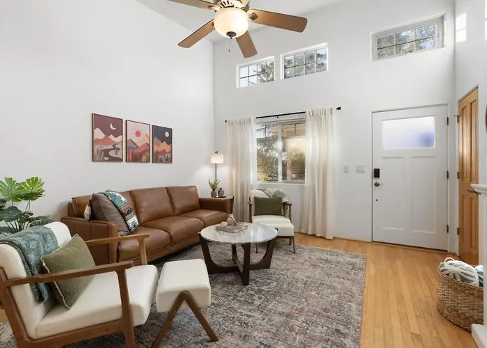2br Uptown Gem With Ev Charger Holiday home Sedona