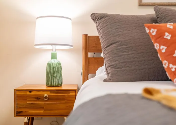 2br Uptown Gem With Ev Charger Holiday home *