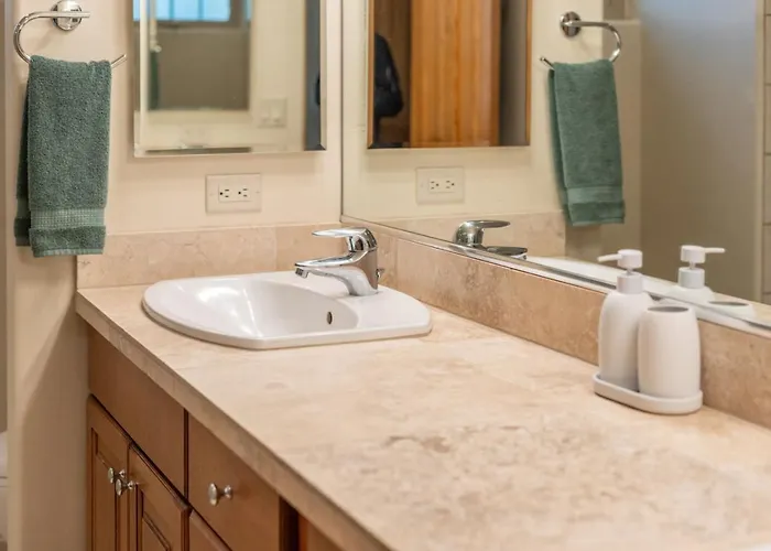 2br Uptown Gem With Ev Charger Holiday home Sedona