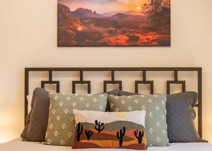 2br Uptown Gem With Ev Charger Holiday home Sedona