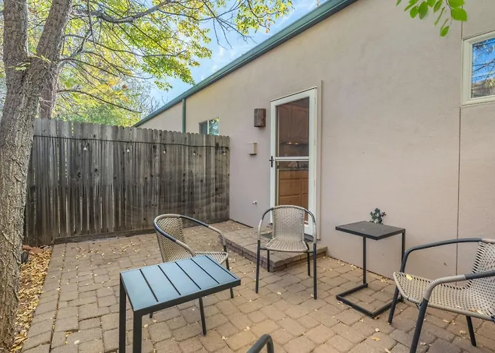 Holiday home 2br Uptown Gem With Ev Charger *