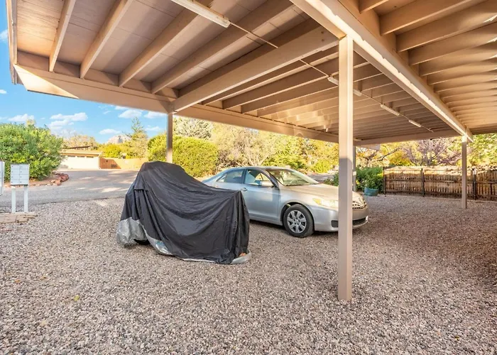 Holiday home 2br Uptown Gem With Ev Charger